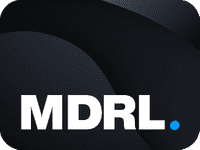 Logo van 'TBC MDRL' app, aangeboden door D&O Partners, symboliseert geavanceerde digitale oplossingen voor resourcebeheer en logistieke optimalisatie.