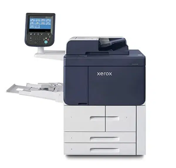 Imprimante multifonction Xerox PrimeLink B9100 avec écran tactile affichant des options multiples, reflétant les capacités avancées de production et de numérisation de la série PrimeLink B9100 offertes par Xerox D&O Partners.