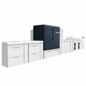 Xerox Production Press 450, une presse de production de haute qualité pour les grands tirages, présentée dans un environnement d'impression professionnel, idéale pour les travaux d'impression importants et les projets complexes.